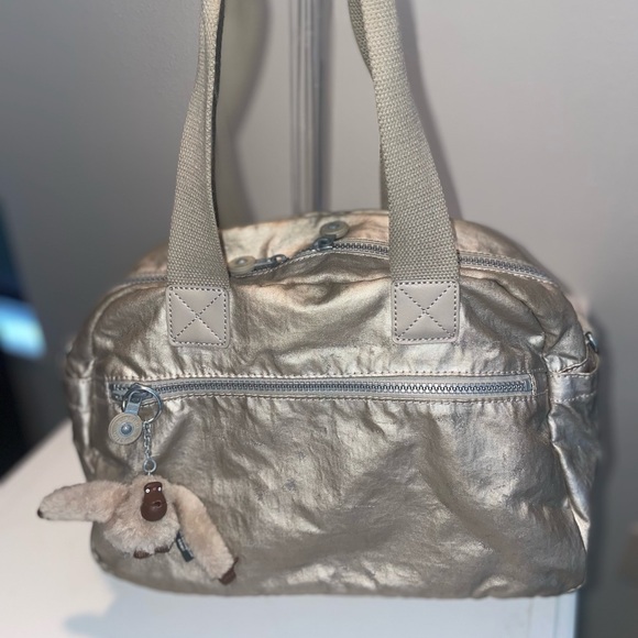 KIPLING Defea nylon crossbody bag metallic biege ,some distressed parts 👀 video - Picture 3 of 10